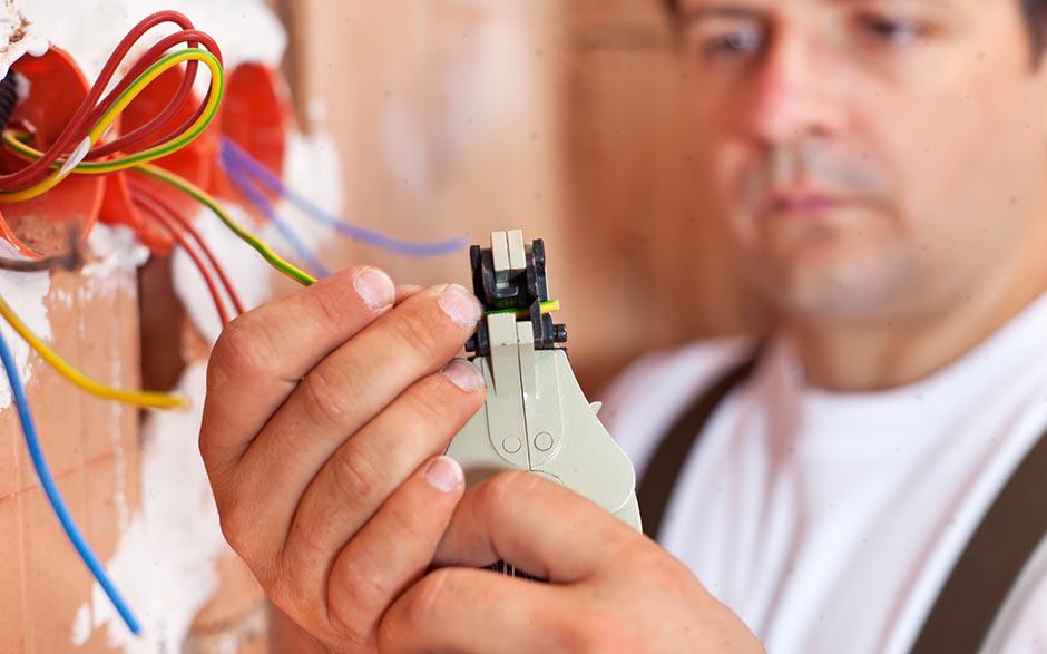 travail électricien Louveciennes